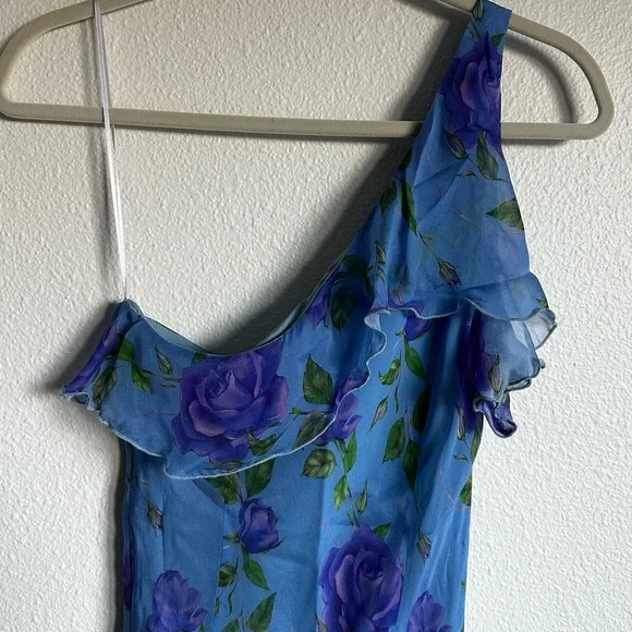 Mirae Paris Livi One Shoulder Mini Dress in Blooming Blue - Picture 7 of 8